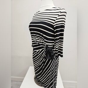 NORTHSTYLE Black and White Stripws Dress 16P